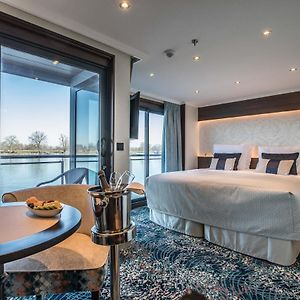 Viva Riverside 4 Koeln